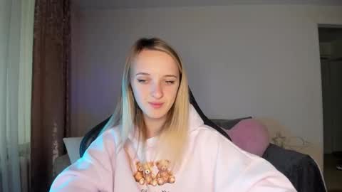 Snapshot of rousereed chatting on October 17, 11:57 am Rouse online show from October 17, 11:57 am