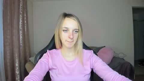 Snapshot of rousereed chatting on October 23, 12:11 pm Rouse online show from October 23, 12:11 pm