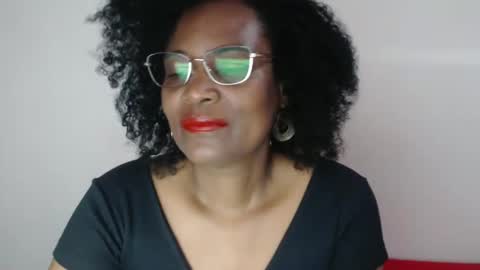 Snapshot of roushlove chatting on December 9, 1:13 pm luxa online show from December 9, 1:13 pm