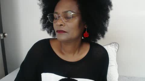 Snapshot of roushlove chatting on February 17, 1:44 pm luxa online show from February 17, 1:44 pm