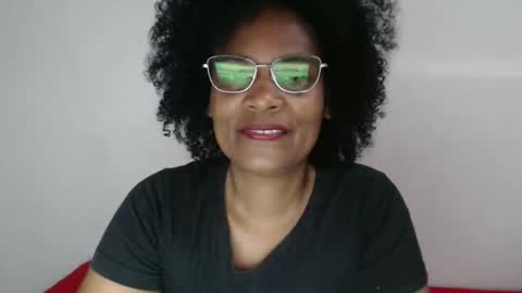 Snapshot of roushlove chatting on December 3, 12:38 pm luxa online show from December 3, 12:38 pm