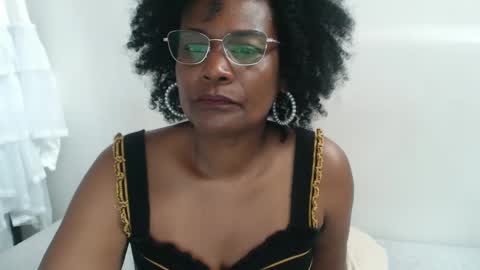 Snapshot of roushlove chatting on January 13, 6:05 pm luxa online show from January 13, 6:05 pm