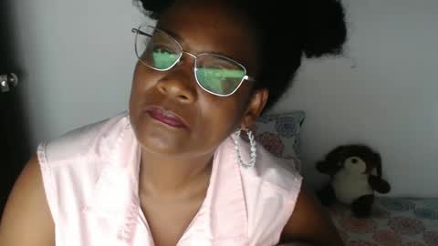 Snapshot of roushlove chatting on February 4, 12:08 am luxa online show from February 4, 12:08 am