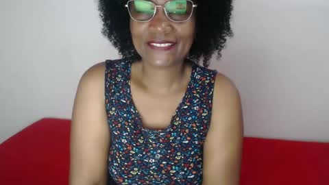 Snapshot of roushlove chatting on December 12, 12:55 pm luxa online show from December 12, 12:55 pm