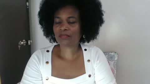Snapshot of roushlove chatting on February 10, 12:39 pm luxa online show from February 10, 12:39 pm