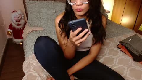Rouss marie henao  online show from December 24, 2:12 pm