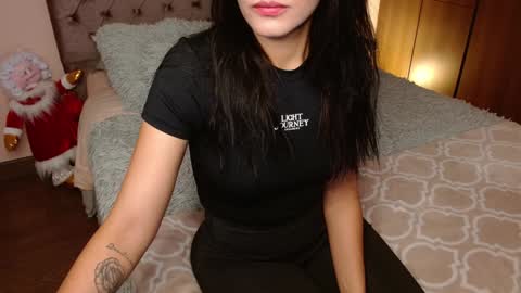 Rouss marie henao  online show from January 5, 4:14 am