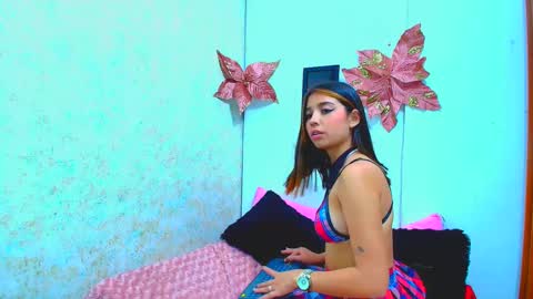 Snapshot of rousse_violet chatting on January 29, 9:50 pm rousse_violet online show from January 29, 9:50 pm