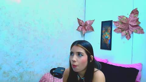 Snapshot of rousse_violet chatting on February 1, 8:26 pm rousse_violet online show from February 1, 8:26 pm