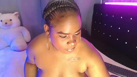 tania online show from December 24, 12:33 am