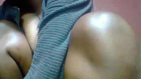 Snapshot of rovaelyah chatting on October 9, 5:33 am rovaelyah online show from October 9, 5:33 am