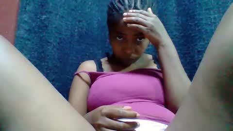 Snapshot of rovaelyah chatting on September 23, 5:33 pm rovaelyah online show from September 23, 5:33 pm