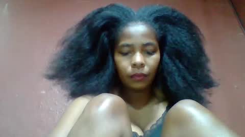 Snapshot of rovaelyah chatting on October 7, 5:23 am rovaelyah online show from October 7, 5:23 am