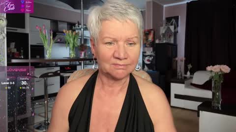 Snapshot of roxana_brooks chatting on March 10, 12:17 pm Roxana online show from March 10, 12:17 pm