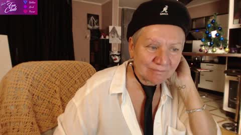 Snapshot of roxana_brooks chatting on January 4, 1:31 pm Roxana online show from January 4, 1:31 pm