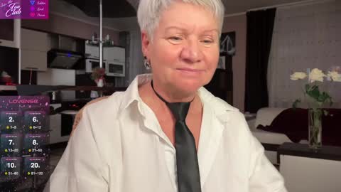 Snapshot of roxana_brooks chatting on January 29, 3:15 pm Roxana online show from January 29, 3:15 pm