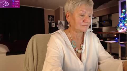 Snapshot of roxana_brooks chatting on December 18, 2:06 pm Roxana online show from December 18, 2:06 pm