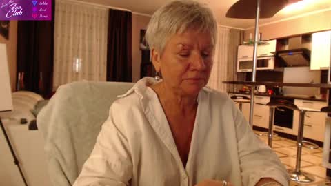 Snapshot of roxana_brooks chatting on December 14, 4:08 pm Roxana online show from December 14, 4:08 pm