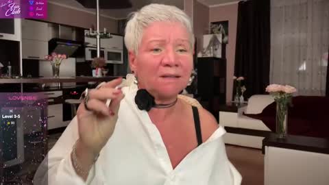 Snapshot of roxana_brooks chatting on March 6, 5:00 pm Roxana online show from March 6, 5:00 pm