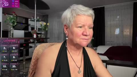 Snapshot of roxana_brooks chatting on February 10, 3:42 pm Roxana online show from February 10, 3:42 pm