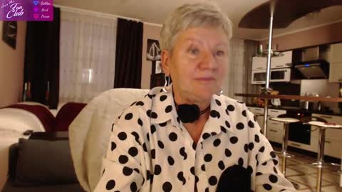 Snapshot of roxana_brooks chatting on December 29, 1:38 pm Roxana online show from December 29, 1:38 pm