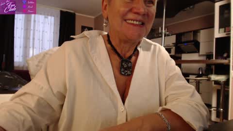 Snapshot of roxana_brooks chatting on December 7, 12:56 pm Roxana online show from December 7, 12:56 pm