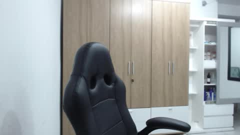 Roxana online show from December 18, 3:22 am