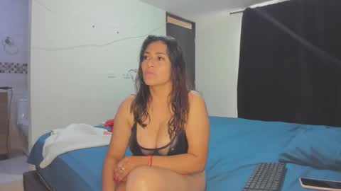 Snapshot of roxanasexy2025 chatting on March 2, 12:14 pm roxanasexy2025 online show from March 2, 12:14 pm