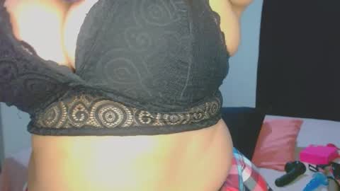 Snapshot of roxanasexy2025 chatting on October 31, 12:20 pm roxanasexy2025 online show from October 31, 12:20 pm