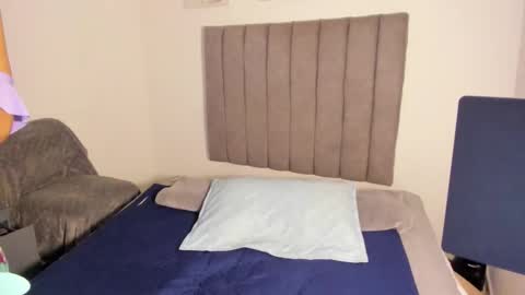 Roxane online show from December 21, 2:32 pm