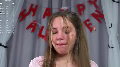 Snapshot of roxannastoo chatting on October 30, 2:25 am roxannastoo online show from October 30, 2:25 am