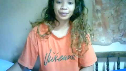Snapshot of roxanne_98 chatting on December 8, 12:29 am roxanne_98 online show from December 8, 12:29 am