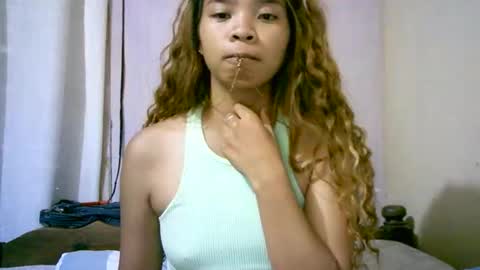 roxanne_98 online show from October 26, 3:24 am