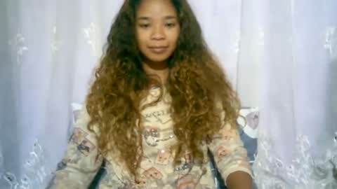 Snapshot of roxanne_98 chatting on March 1, 3:10 am roxanne_98 online show from March 1, 3:10 am