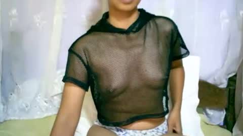 Snapshot of roxanne_98 chatting on January 18, 2:47 am roxanne_98 online show from January 18, 2:47 am