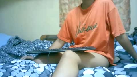 Snapshot of roxanne_98 chatting on December 6, 3:55 pm roxanne_98 online show from December 6, 3:55 pm