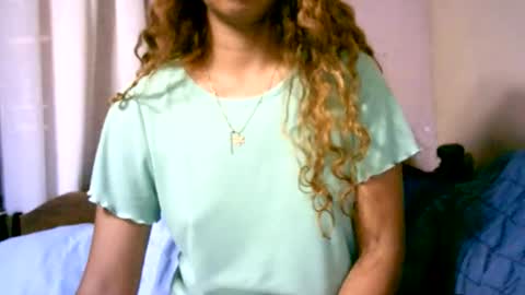 roxanne_98 online show from November 5, 3:23 am