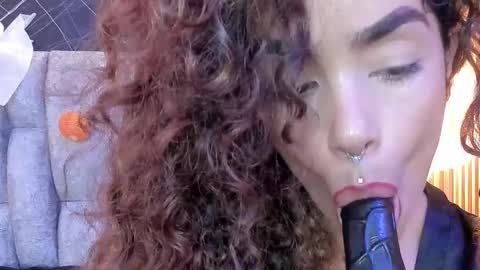 Snapshot of roxanne_dl chatting on October 30, 1:23 pm Roxanna online show from October 30, 1:23 pm