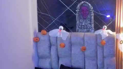 Snapshot of roxanne_dl chatting on October 23, 12:11 pm Roxanna online show from October 23, 12:11 pm