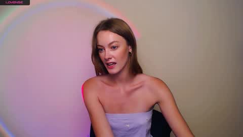 Roxa online show from October 5, 3:50 pm