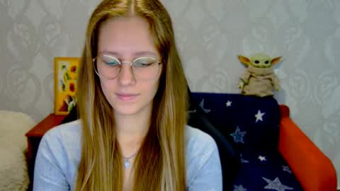 roxie_shy online show from September 10, 6:35 am