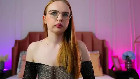 roxiee_vice online show from May 1, 7:17 pm