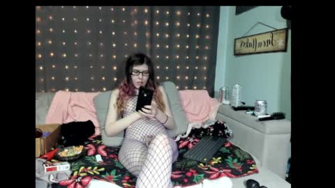 roxihazeleyes online show from February 1, 4:46 am