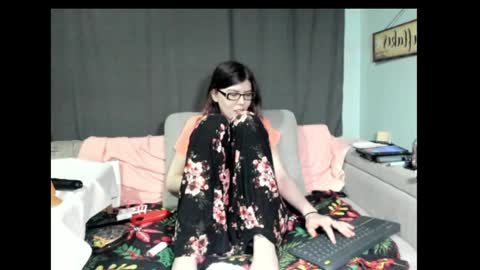 roxihazeleyes online show from January 31, 2:28 pm