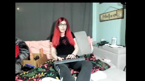 roxihazeleyes online show from February 9, 1:34 am