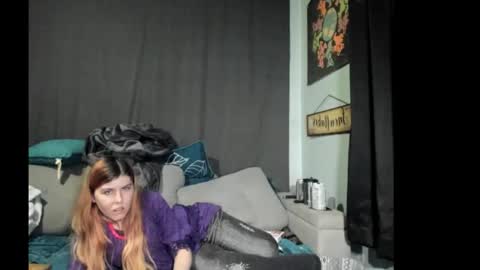 roxihazeleyes online show from October 30, 4:59 am