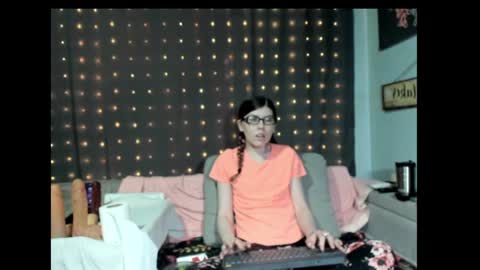 roxihazeleyes online show from January 31, 12:50 am