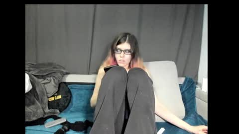 roxihazeleyes online show from January 24, 3:43 am