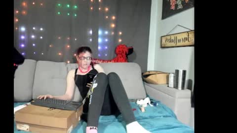 roxihazeleyes online show from September 10, 11:38 pm