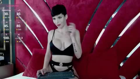 Snapshot of roxxy_rouge chatting on October 19, 6:32 pm Roxy online show from October 19, 6:32 pm